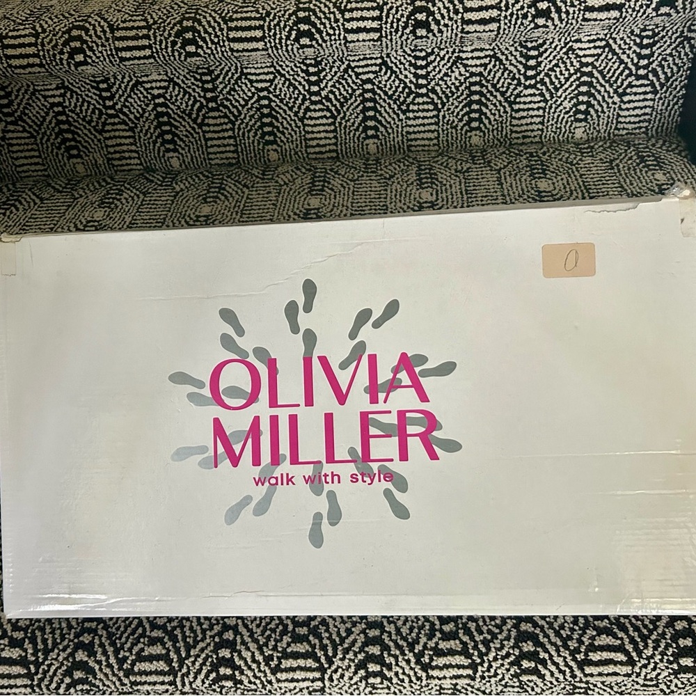 NIB Olivia Miller Studded Boot-Size 9 - Picture 6 of 7